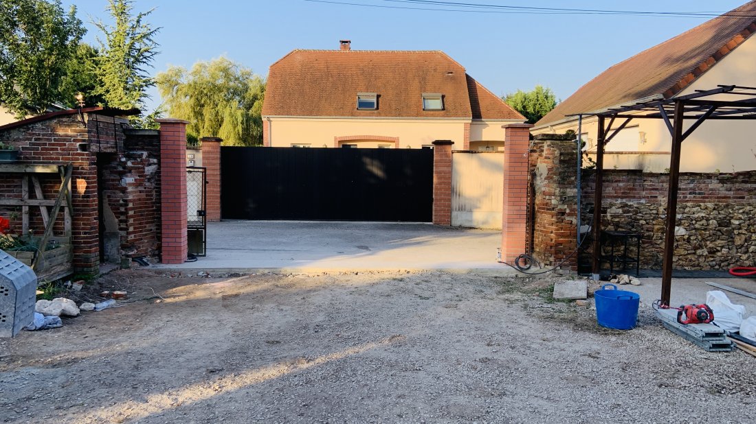 Seuil béton et piliers